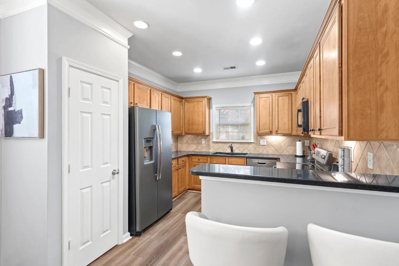 Calming Grey Townhouse With Jacuzzi Bathtub Βίλα Ατλάντα Εξωτερικό φωτογραφία